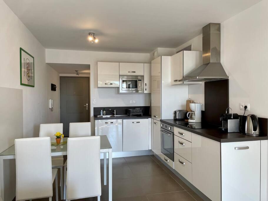 17 - Appartement Neuf, Parking Terrasse Et Jolie Vue Бандоль Екстер'єр фото