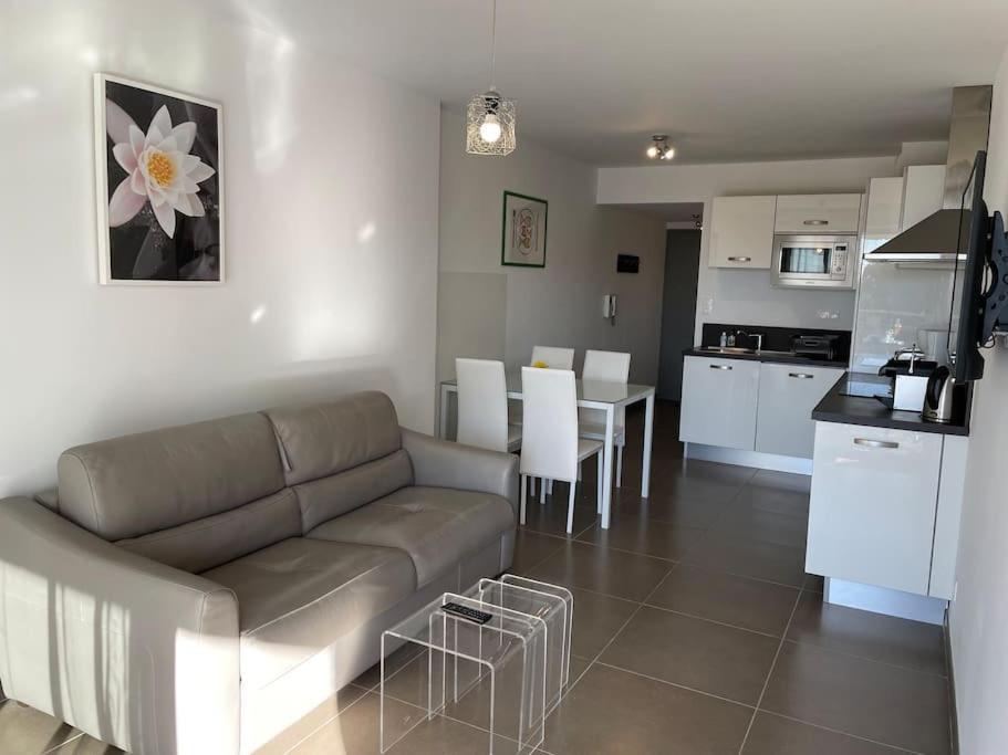 17 - Appartement Neuf, Parking Terrasse Et Jolie Vue Бандоль Екстер'єр фото