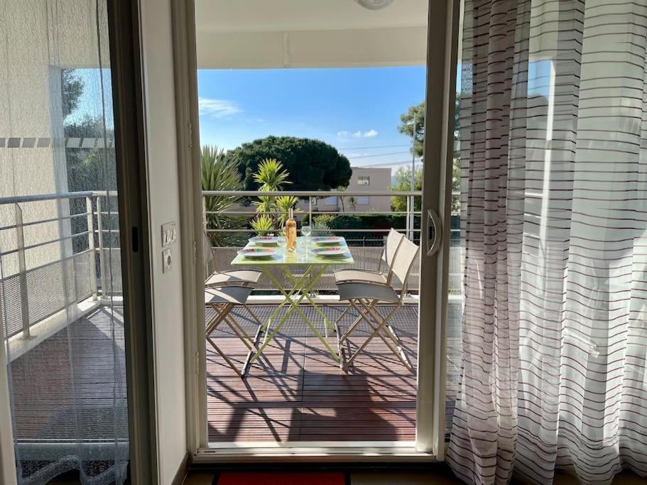 17 - Appartement Neuf, Parking Terrasse Et Jolie Vue Бандоль Екстер'єр фото