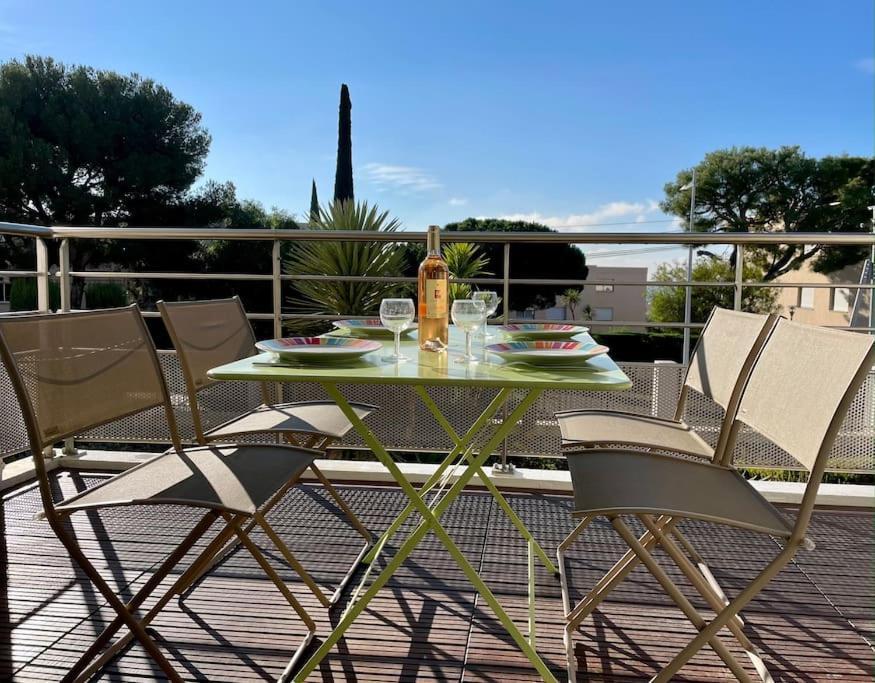 17 - Appartement Neuf, Parking Terrasse Et Jolie Vue Бандоль Екстер'єр фото
